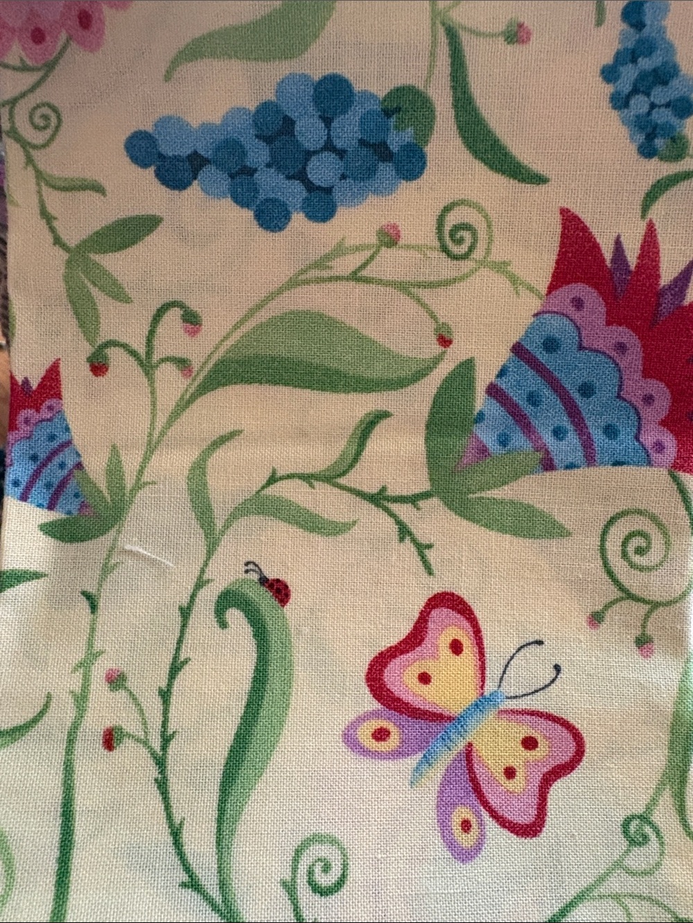 Floral and Butterfly Patterned Fabric - 1 Fat Quarter